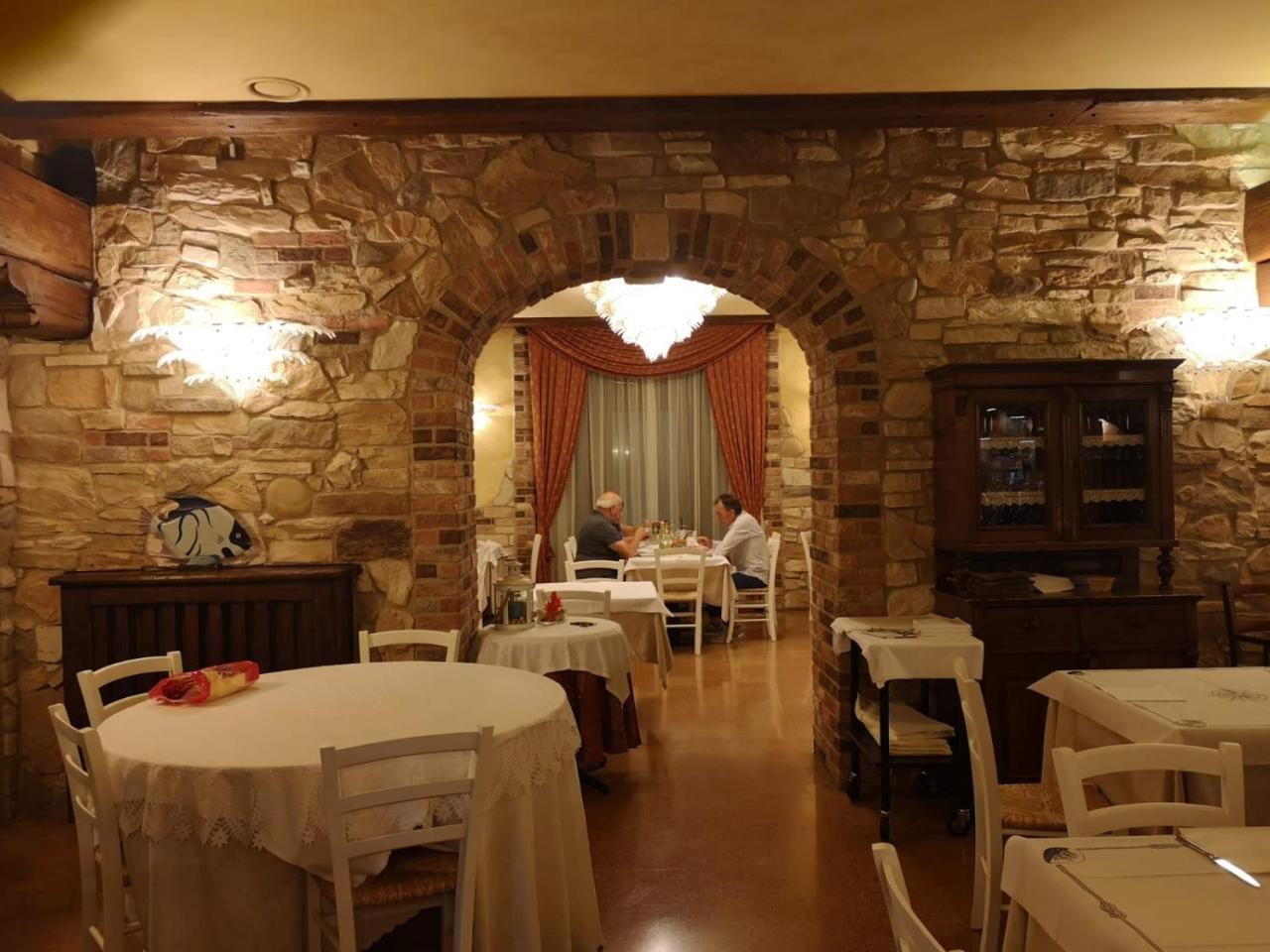 Locanda Ferrari Goro Luaran gambar